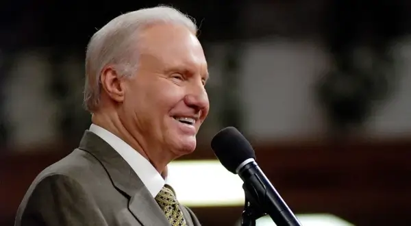 Jimmy Swaggart: The Rise And Redemtion Of The Televangelist's Net Worth (2024), Age, And Wife - Biographlee